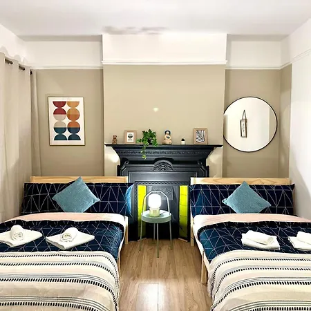 Delux Rooms Near City Centre
